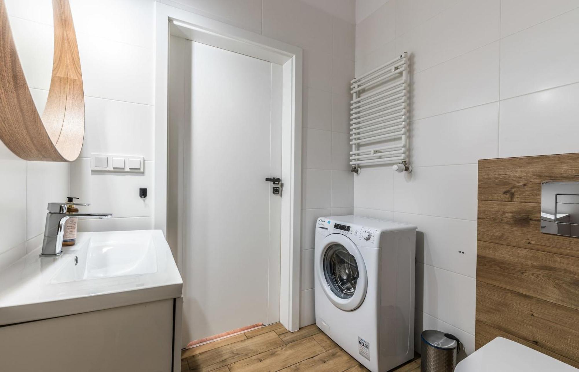 Rent Like Home - Walonska 15 Вроцлав Екстериор снимка